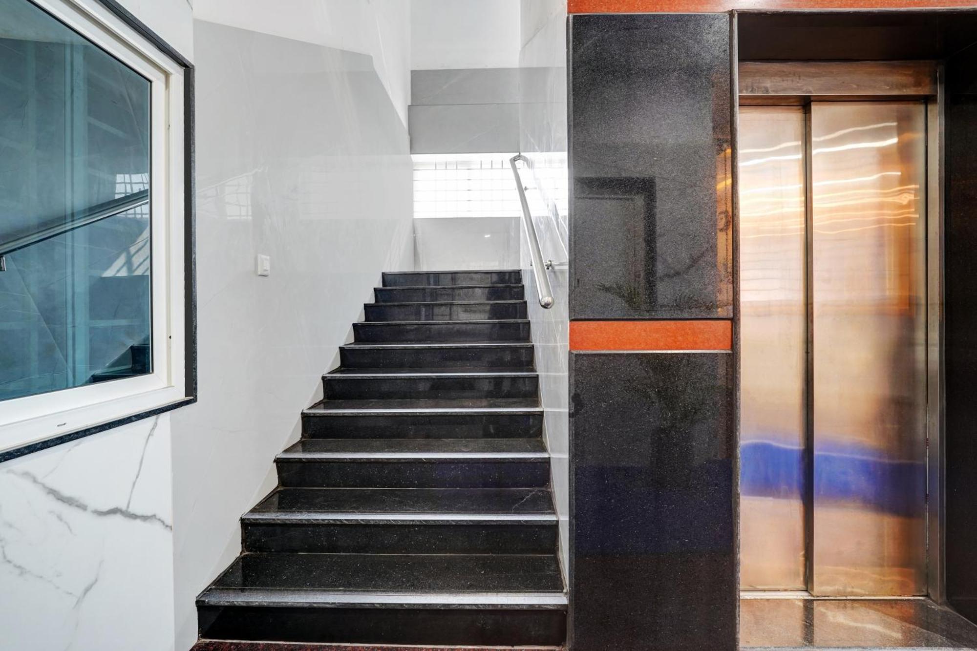 Hotel Sky Blue And Suites Bangalore Eksteriør bilde